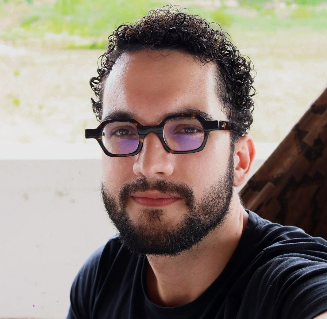 Júlio L.